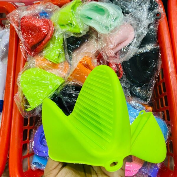 Silicon Pot Gloves (Pair) (Random Colours)